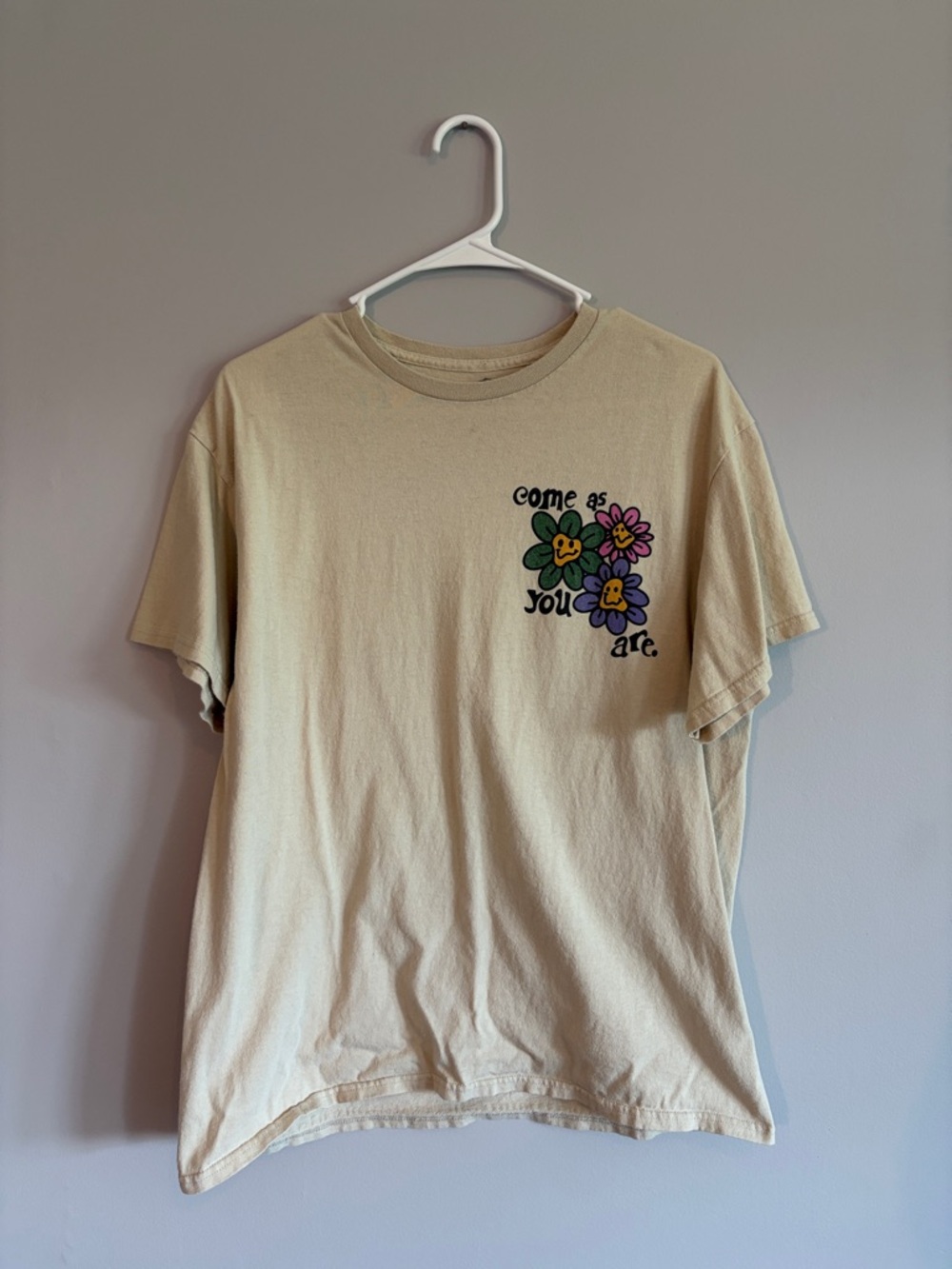 Adult Large Come As You Are Floral Graphic Tee - Smiley Flowers